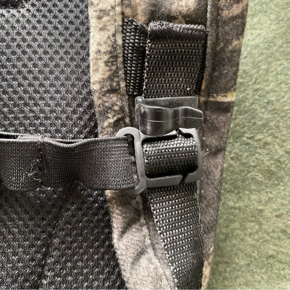 Redhead Camo Print Camelbak water Backpack Hydration Camouflage Hunt Hike - Picture 4 of 4